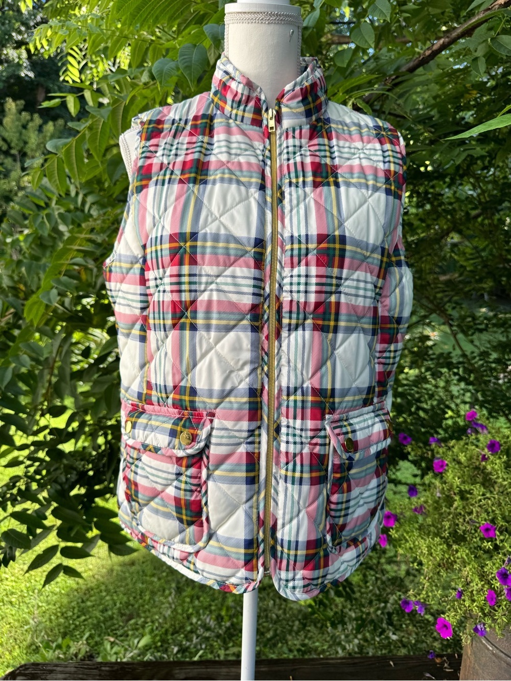 St. John’s Bay Large Plaid Quilted Puffer Vest Red Green White Preppy